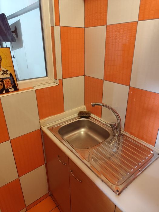 Ofer spre închiriere garsoniera