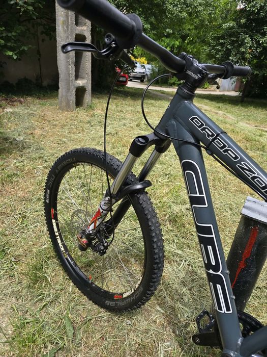 Bicicleta Mountain Bike Dirt Cube , shimano , fox , drop zone