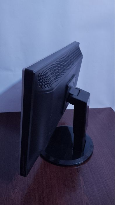 Монитор lcd loc 22