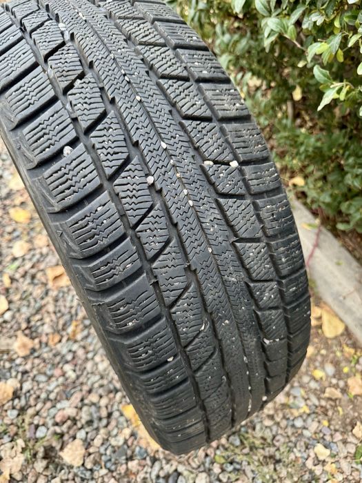Продам зимние резины/шины TRIANGLE 225/60/R17