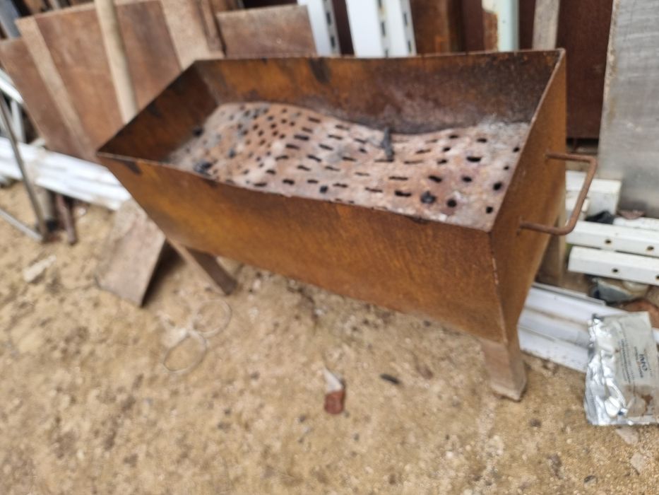 Продам мангалы с ножками