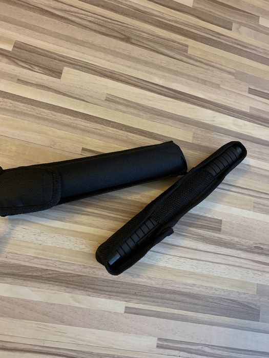 Baston police doua variante