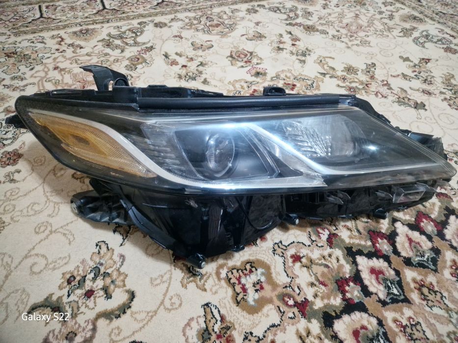 Продам комплект фар камри 70