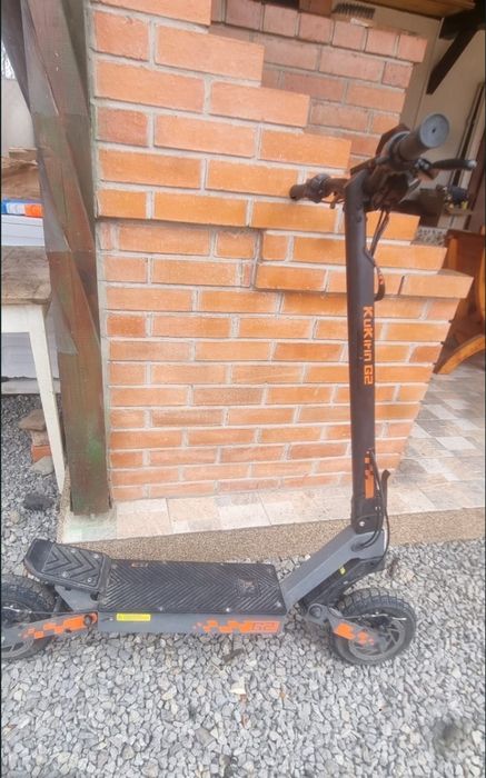 Vand trotinetă electrică g2 sau schimb