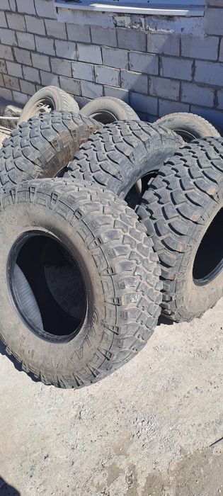 Шины на внедорожник комплект