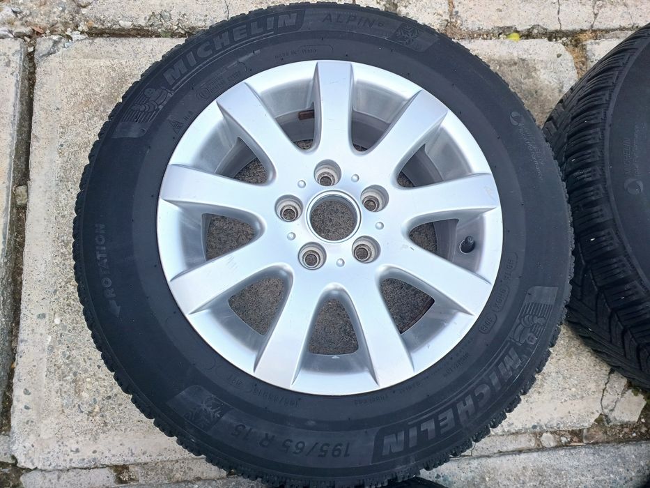 Vand set 4 roți iarnă VW Golf 5  Golf 6  Passat B6 B7, Octavia 2  Leon 2 A3  Michelin Alpin 6 jante originale