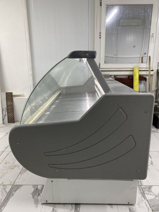 Витринный холодильник