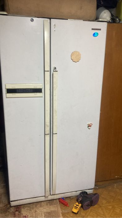 Продам холодильник