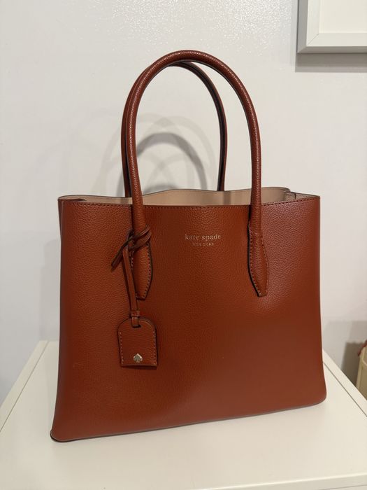 Сумка Kate Spade  отличное состояние