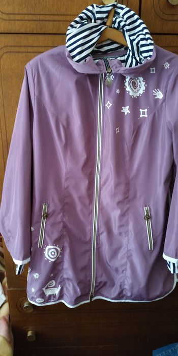 Молодежный плащ с капюшоном