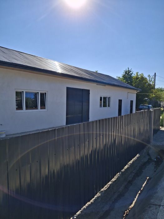 Vând hală-garaj-depozit