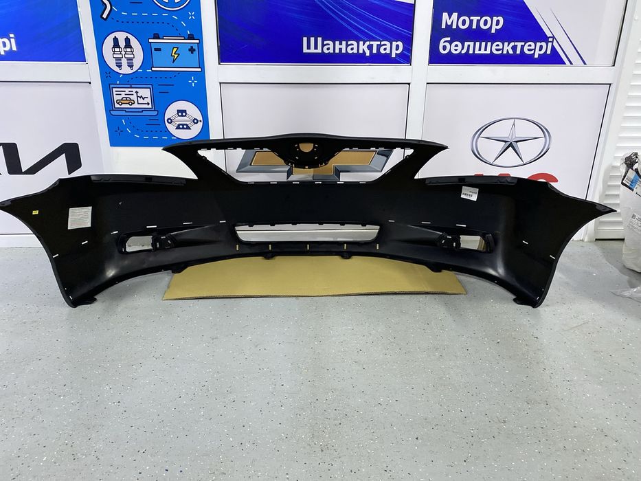 Бампер передний Camry 40