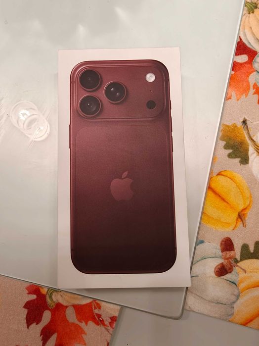 IPhone 18 Pro burgundy red 256GB