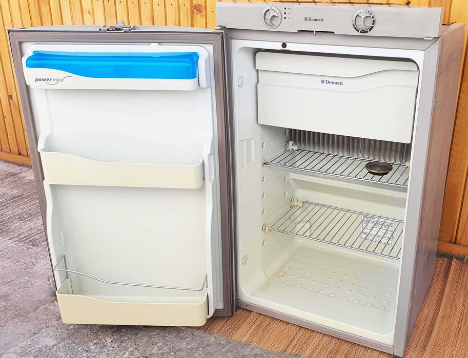 DOMETIC RM 7361L , frigider pe amoniac cu 3 surse : 12v, 220v si gaz