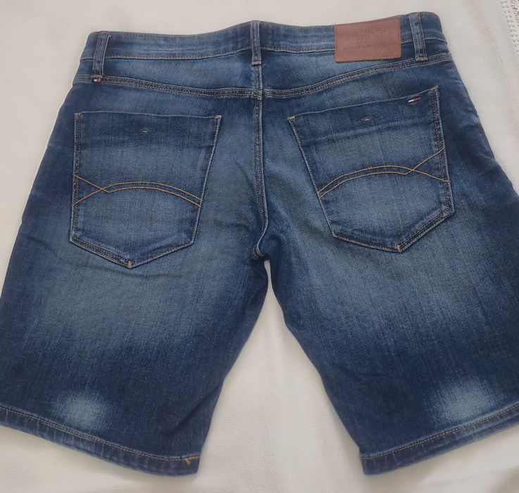Blugi scurti Tommy Hilfiger