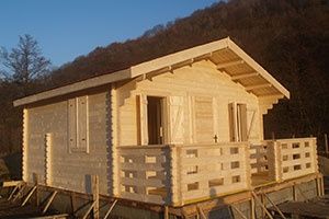 Căsuțe confecționate din lemn