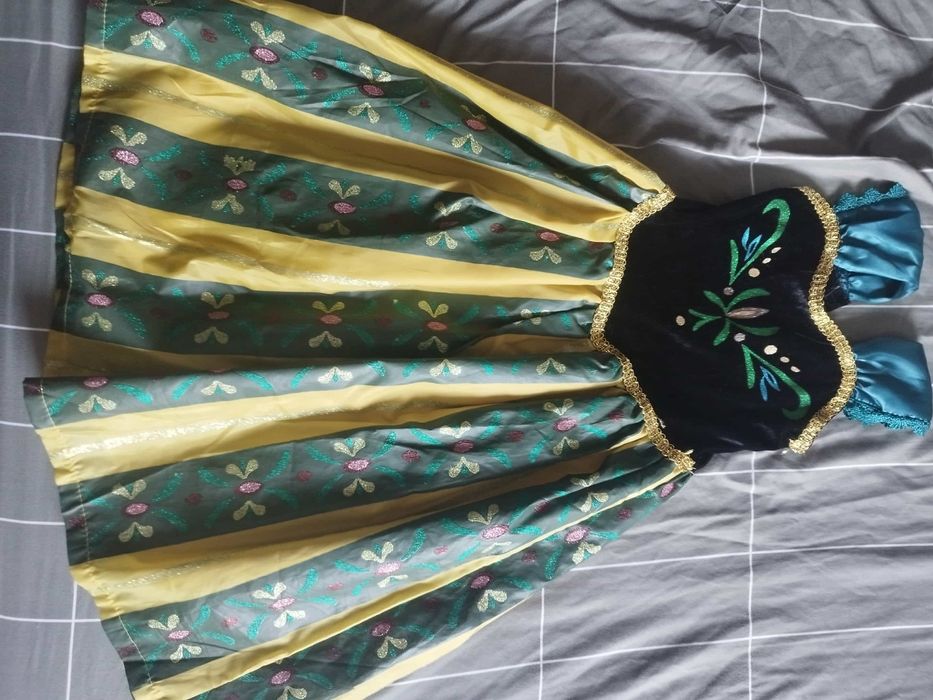 costum fete dans / petrecere 4-7 ani