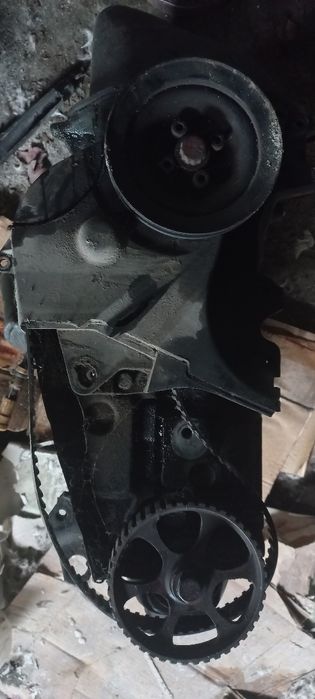 Двигатель Ауди 80,нерабочий