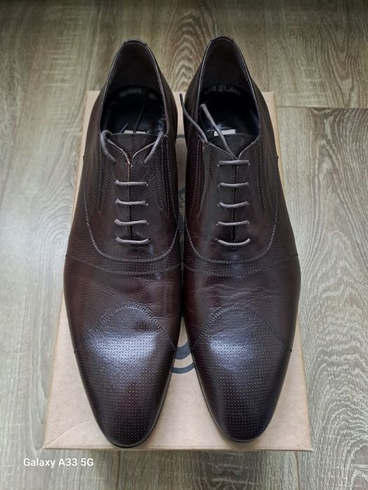 Vând pantofi Otter din piele naturală pentru bărbați. 
Marimea: 45.