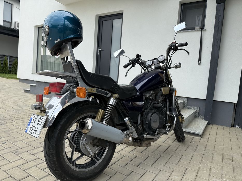HONDA VF 750 CUSTOM stare foarte bună, înmatriculat.