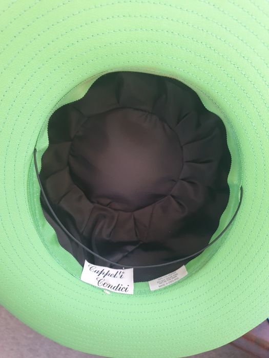 Pălărie verde eleganta