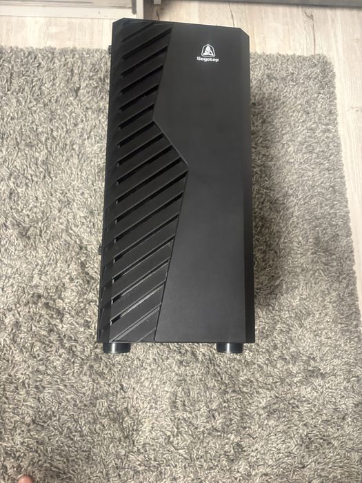 Pc asus folosit foarte putin