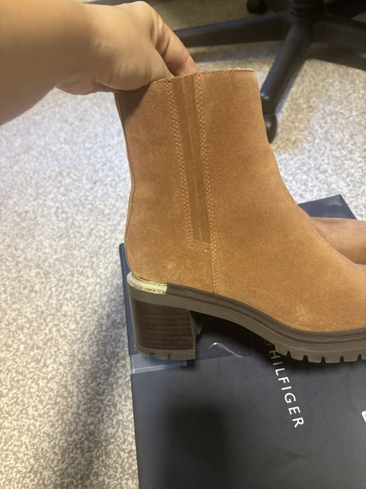 Botine Tommy Hilfigher marimea 37