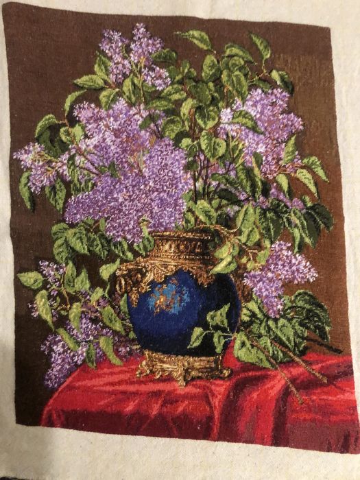 Продава се гоблен “люляците “