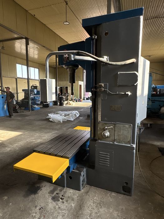 Продается станок расточной 2733П