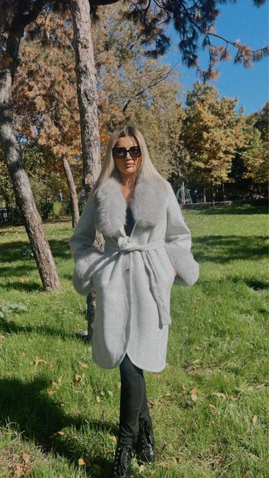 Palton Lana Alpaca Cu Blana De Vulpe gri ,rafinament si eleganta