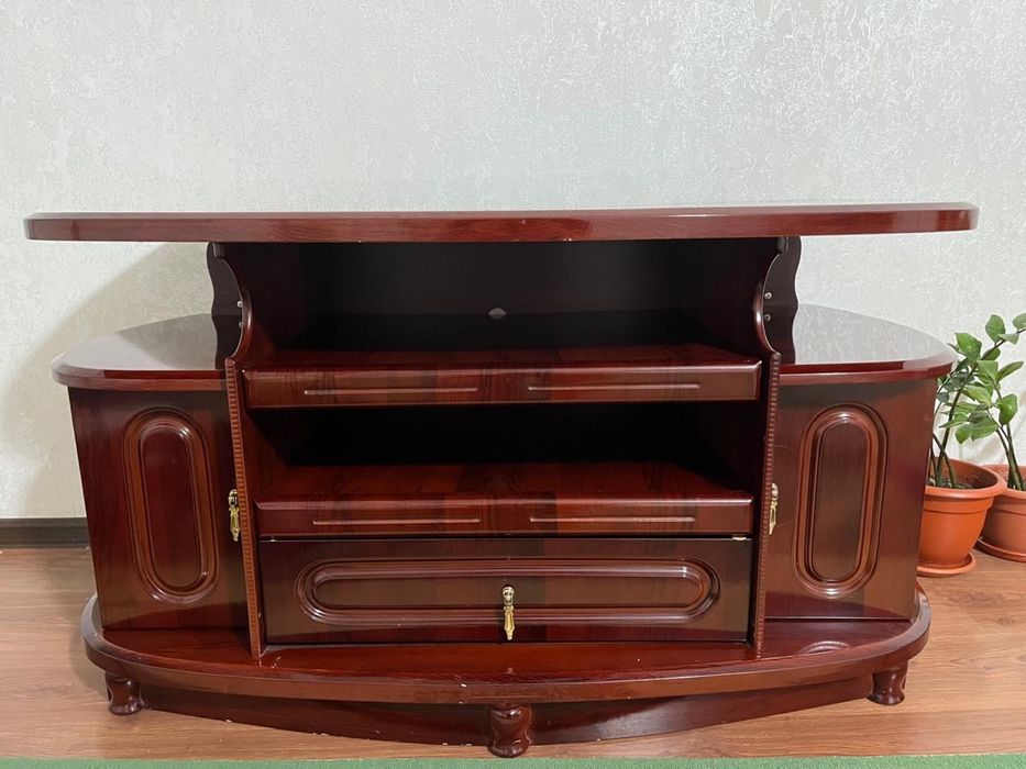 Тумба под телевизор