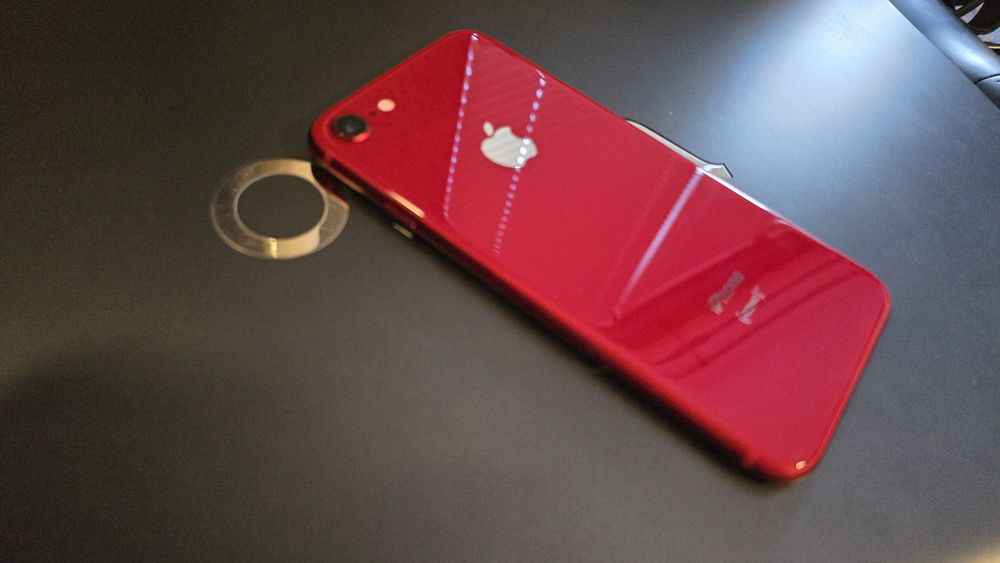 Iphone 8 64 gb червен