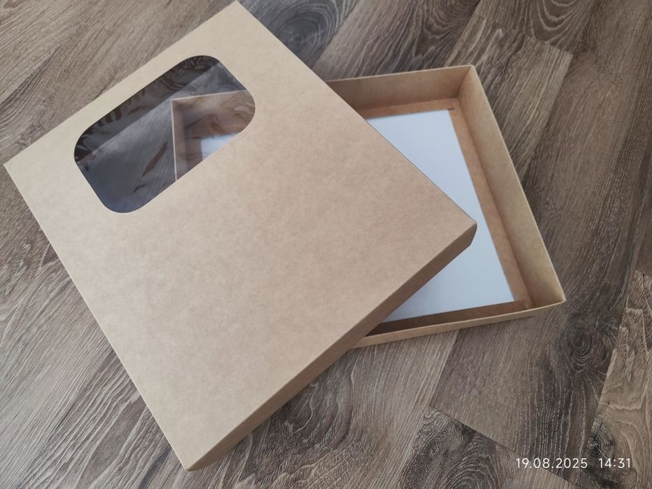 Коробки картоннаые 30х25х5