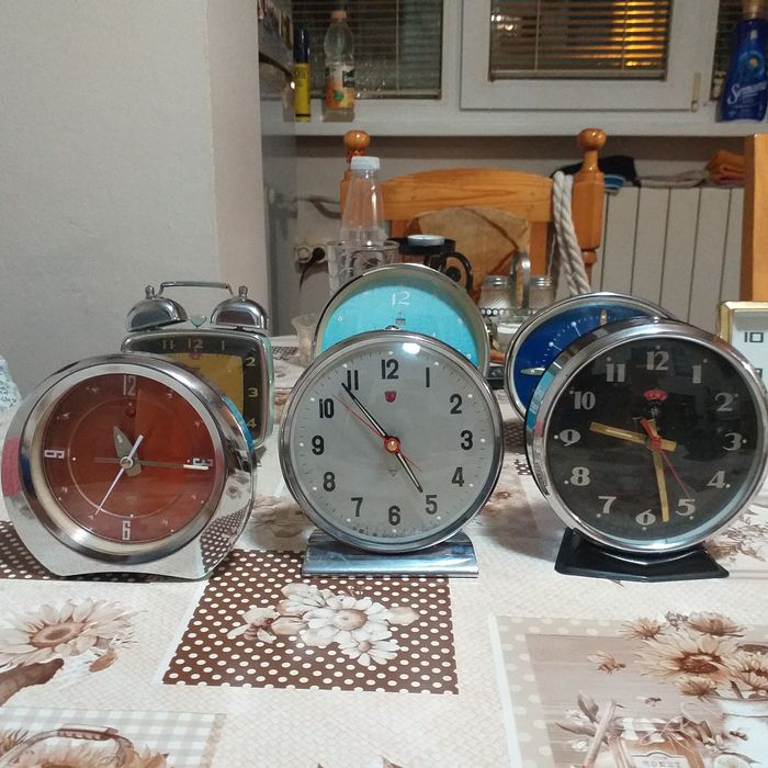 Стари Руски и Китайски часовници