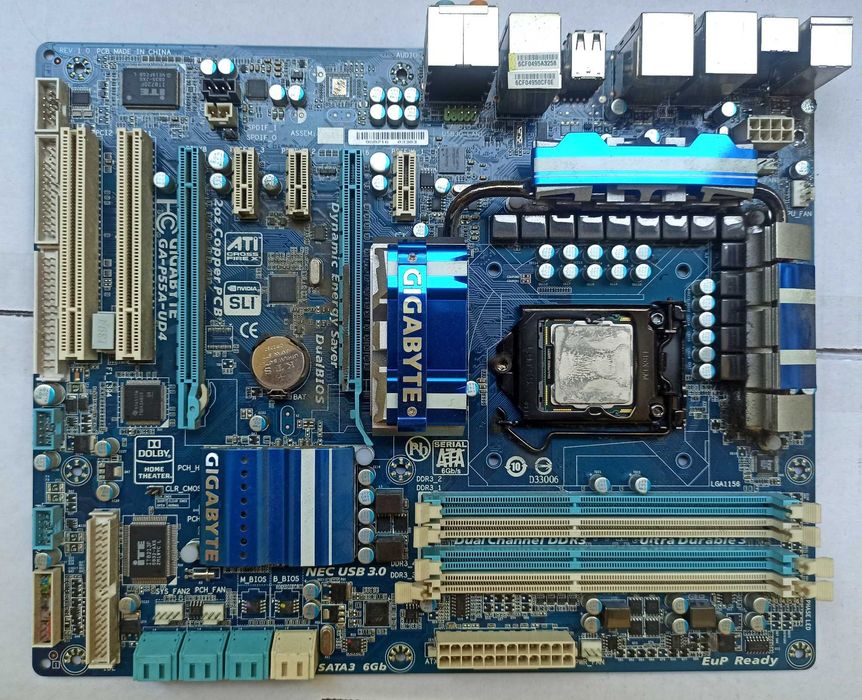 Дънна платкаGIGABYTE GA P55A-UD 4
+охлаждане и допълн. вентилатор