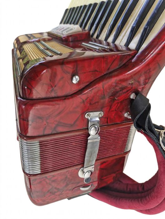 Acordeon  Marotta  96  bași rośu