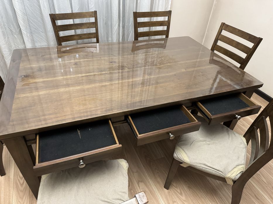 Стол фирмы Ashley