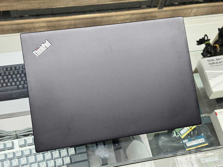 Lenovo ThinkPad T14s Core i7-10510U ram 8 ssd 512