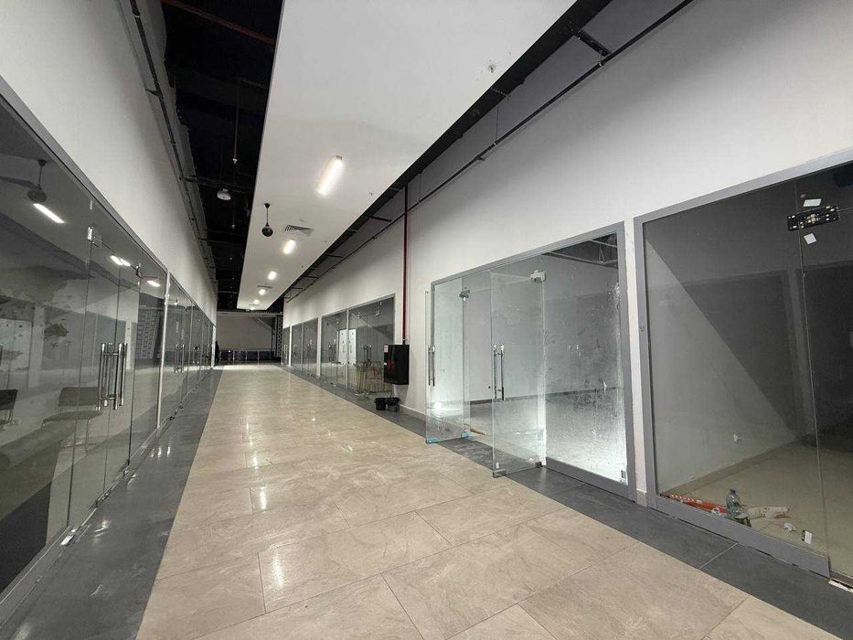 SHAHAR MARKAZIDAN tayyor 2 ta noturar magazin sotiladi