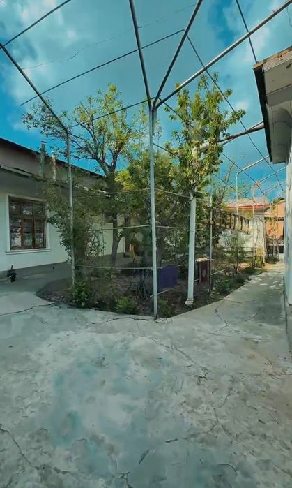 Mirzo ulugbek qazi maxalada 6 sotu 15.8/27 fasad elitniy kocha zor joy