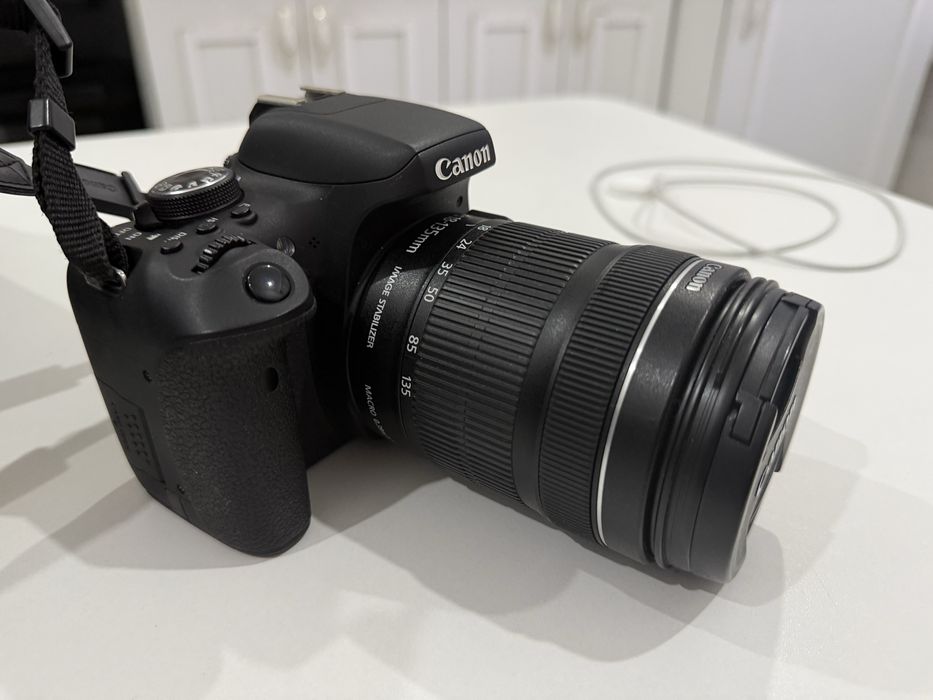 Продам Canon 750D