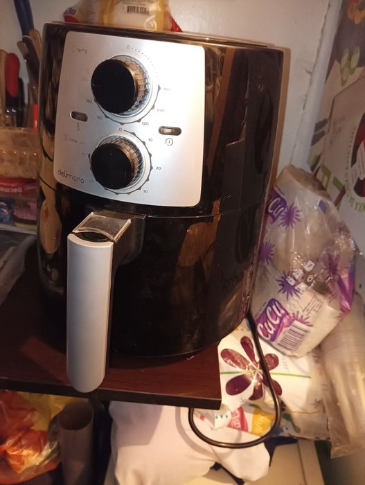 AIR FRIER DELIMANO с горещ въздух, нов работи перфектно няма никакви забележки