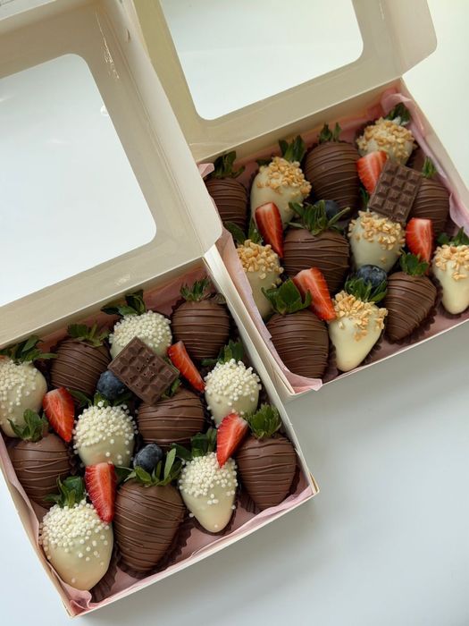 Клубника в шоколаде Астана