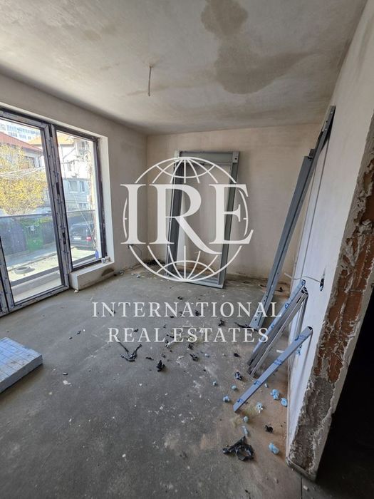Продава се Четиристаен апартамент в Варна, Цветен квартал - 131 кв.м за 954 €/кв.м - Снимка #11