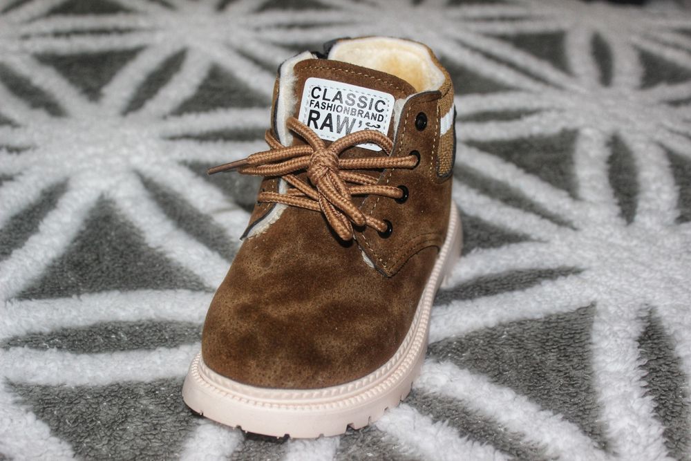 Ботинки на мальчика коричневого цвета