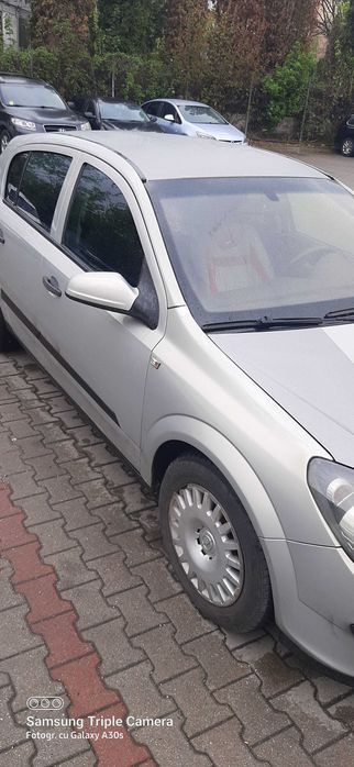 Opel astra h  hashbak  se da fara numere