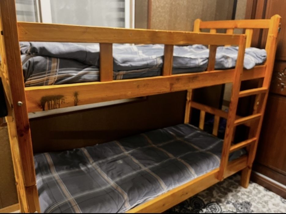 Кроват сотилади. Катталар ва болалар кровати