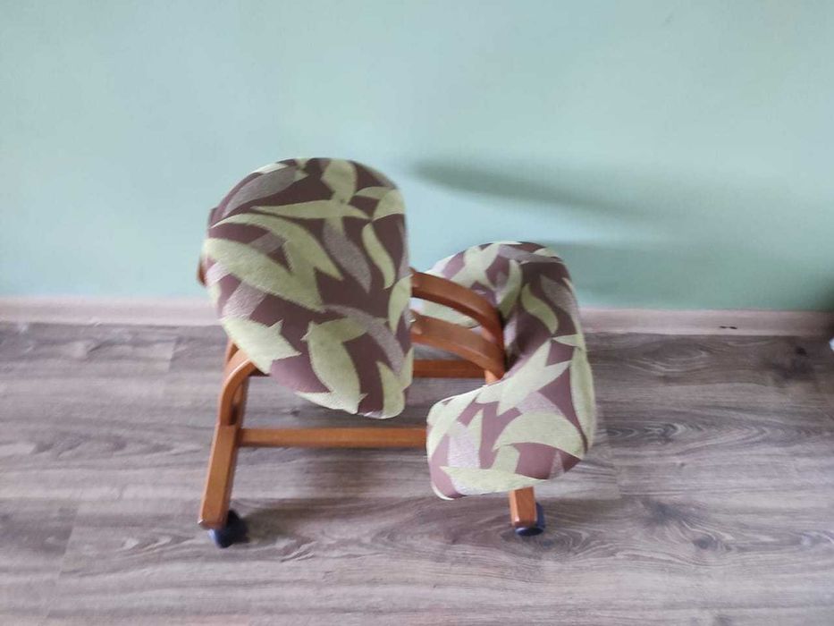 Стул ортопедический коленный