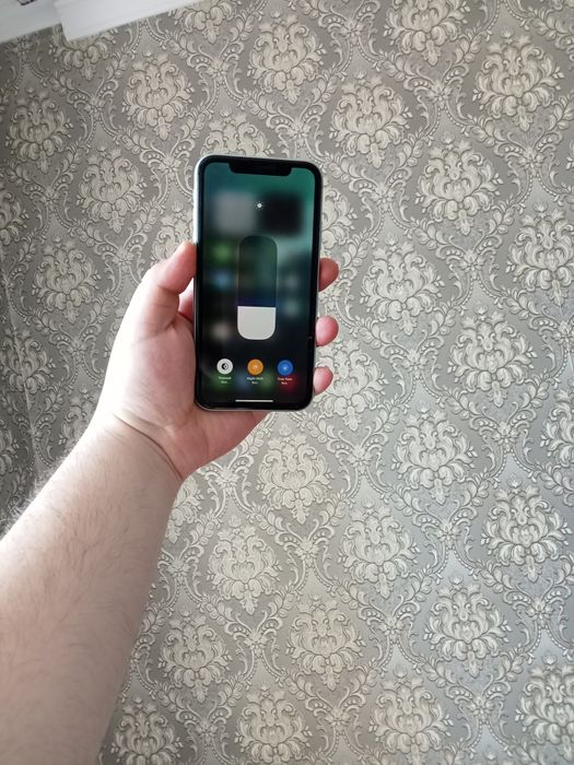 Продам iPhone 11