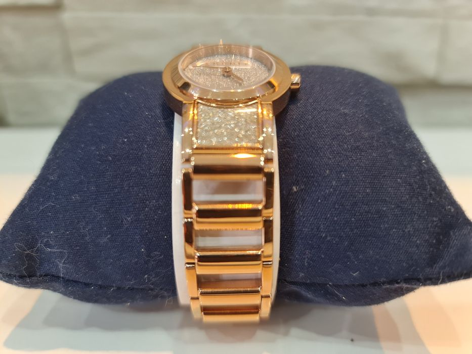 Чисто нов дамски часовник Esprit